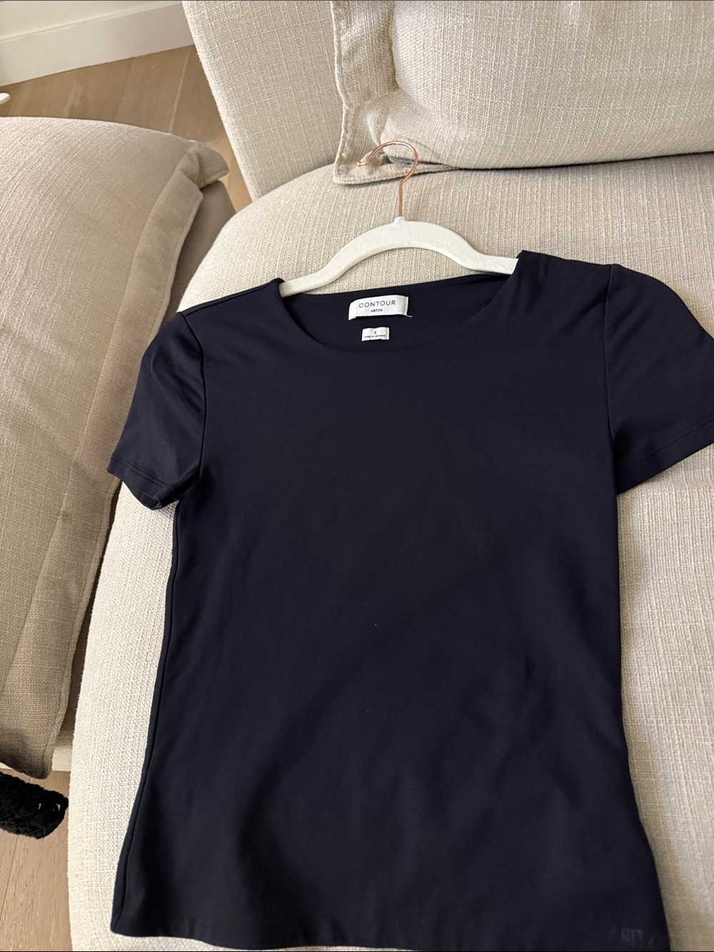 Aritzia Contour Black Top